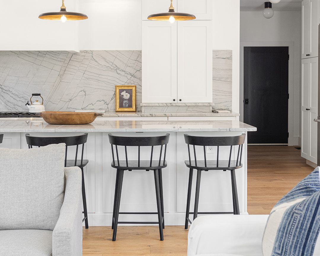 Kitchen with white and gray colors, sophisticated modernity with a french oak wood floor