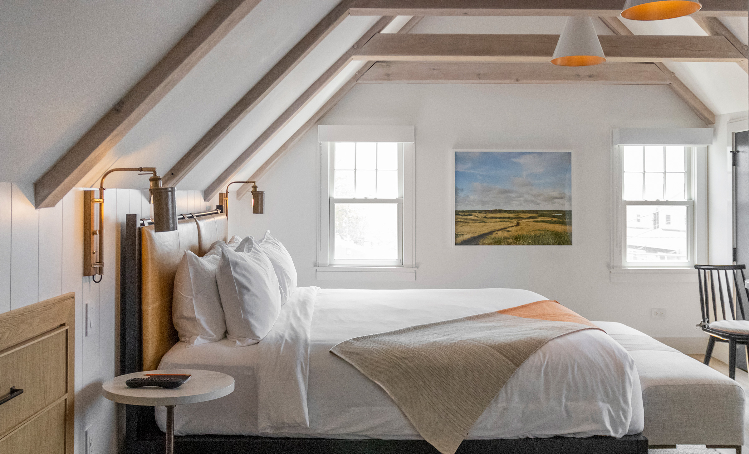 Coastal style inn bedroom
