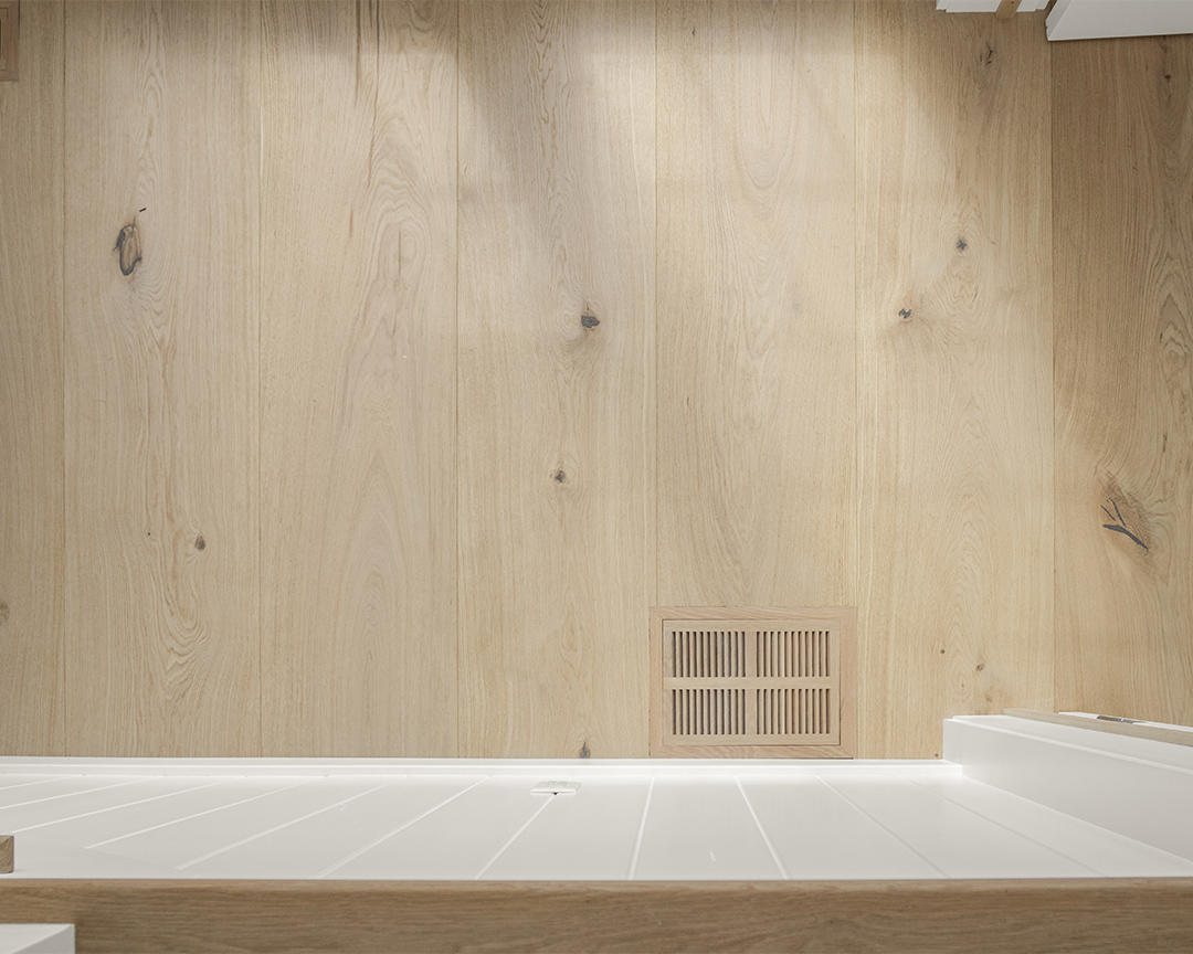 wide plank wood flooring